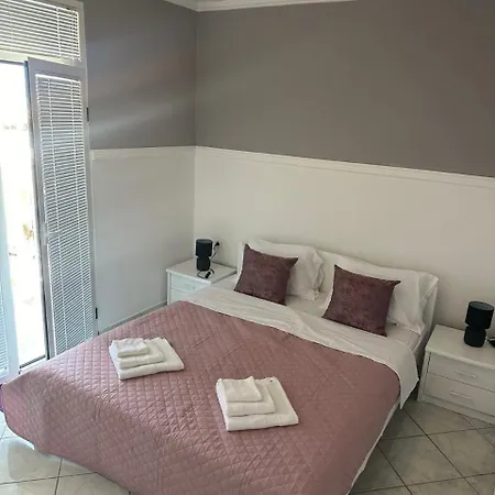 Tia Sveti Stefan Apartment