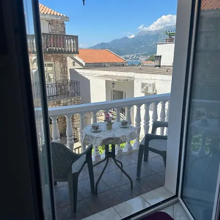 Tia Sveti Stefan Apartment Budva
